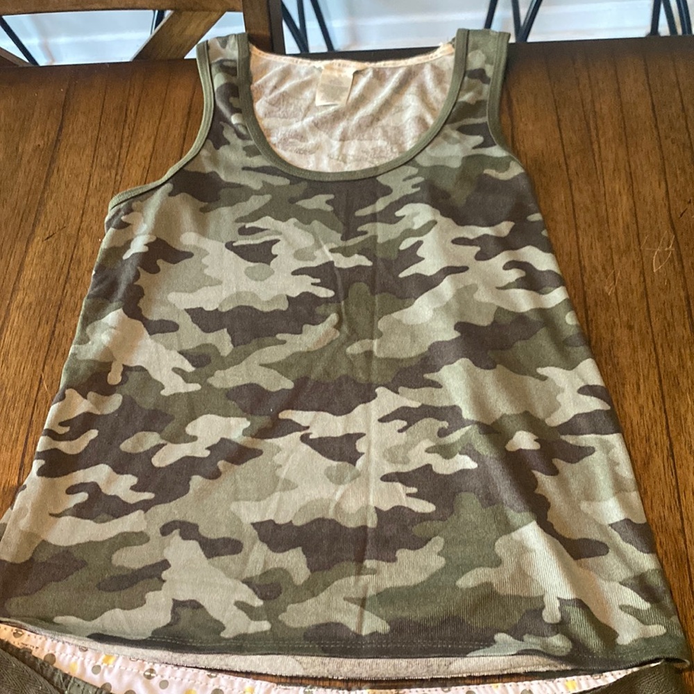 Woman’s medium summer set